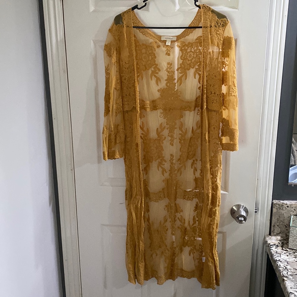Lace cover up/kimono